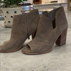 Vince Camuto Tan Suede Peep Toe Bootie 10